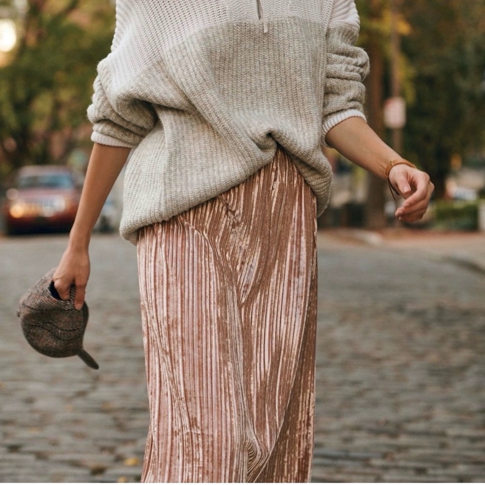 Beyond Yoga Rose Gold Midi Skirt